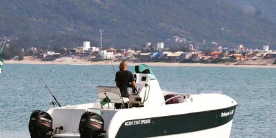 catamara 190 aluguel de lancha florianopolis ecoturismo boats vou de lancha (2)